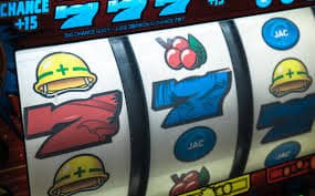 Slot Machine Reels Spin နေသည့် Video Slots မြင်ကွင်း